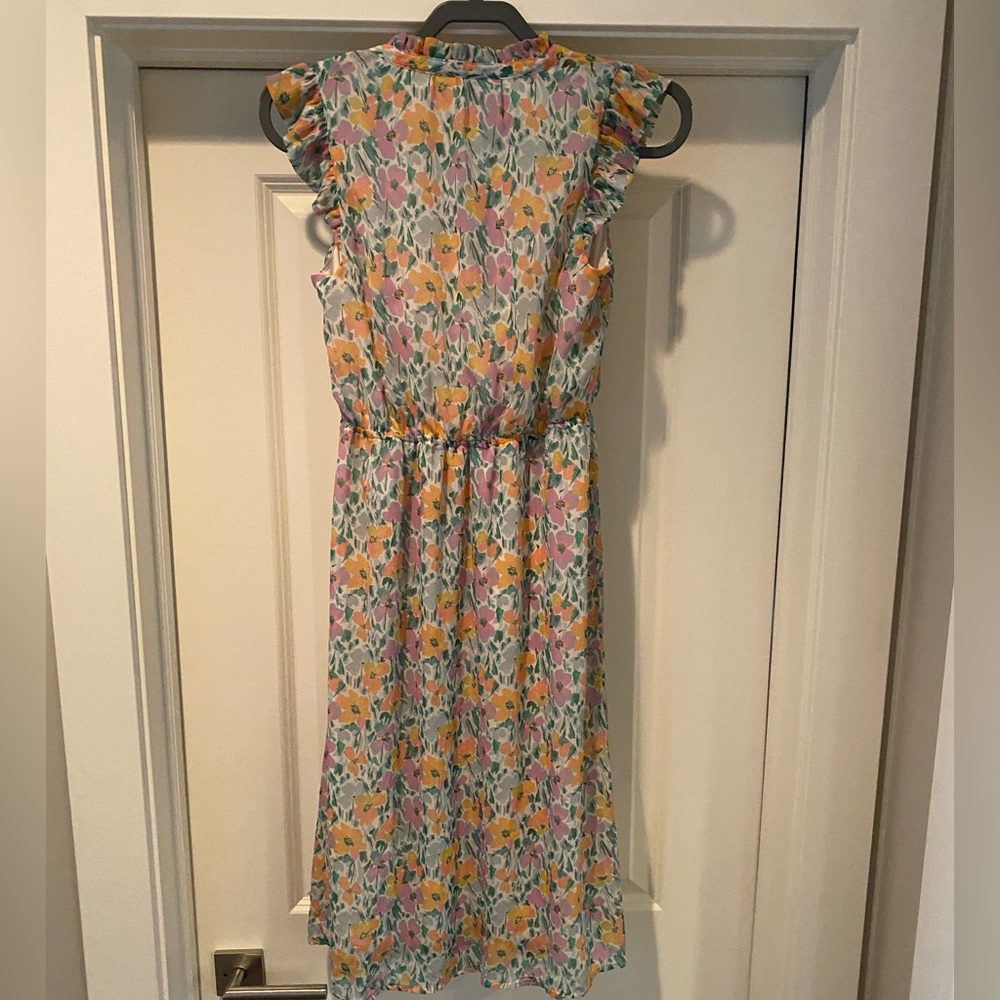 Banana‎ republic size small floral dress with ruffles - Picture 2 of 3